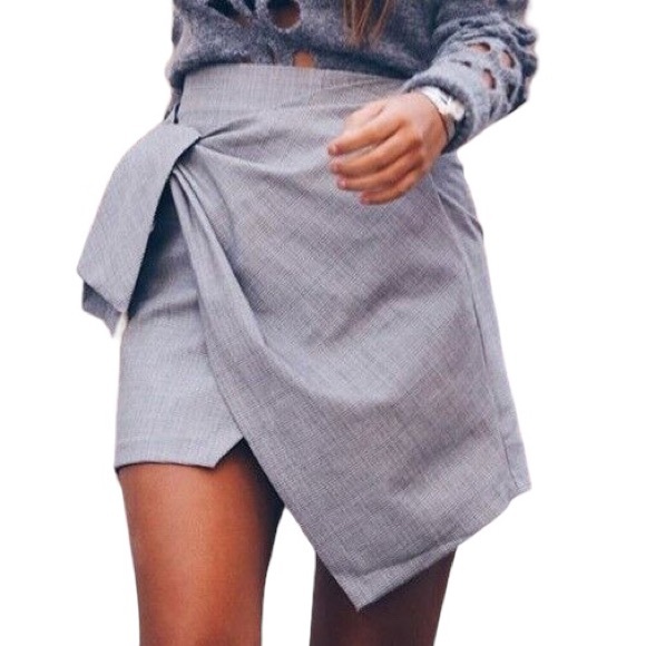 Zara Black White Houndstooth Plaid Ruched Wrap Asymmetrical Mini Skirt - XS - Picture 2 of 16